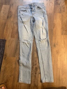 American Eagle Outfitters Light Blue Distressed Skinny Jeans 6r